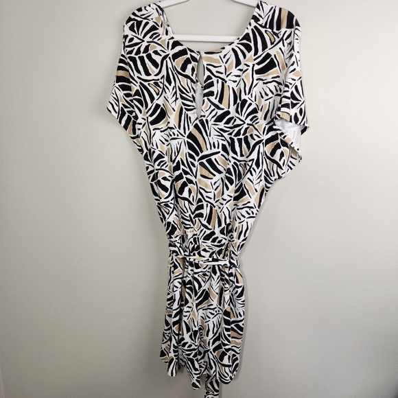Loft Beach Romper Womens XL Black Beige White Flutter Sleeves Tie Belt vacay - Picture 7 of 15